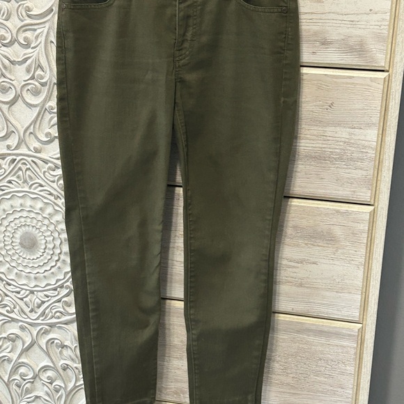 Talbots Denim - Talbots 6P Flawless Slim Ankle Pants in Olive green.